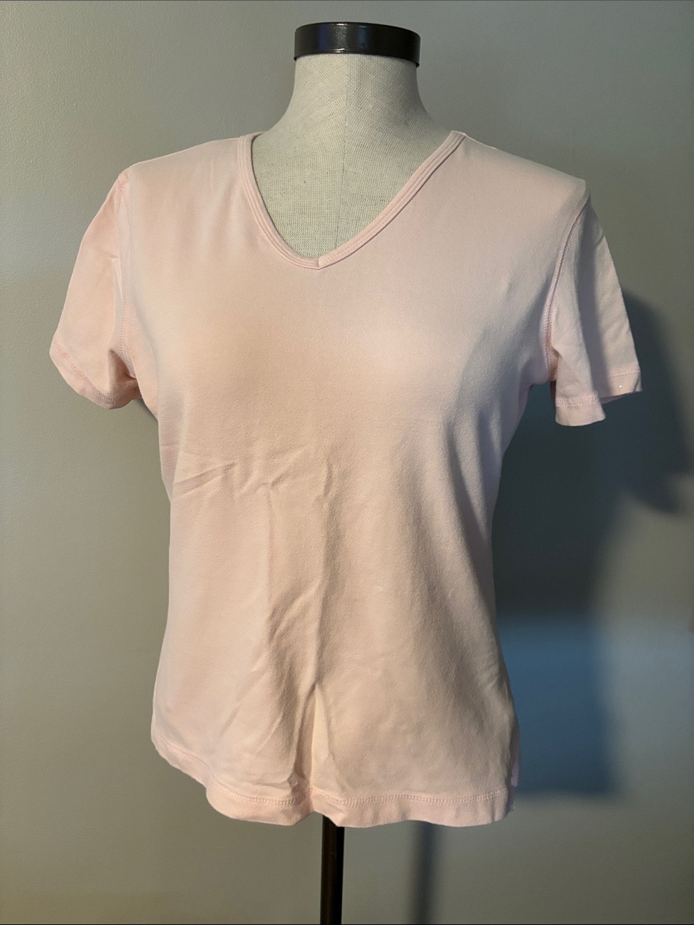 Women’s V-Neck Short Sleeve Tee - Light Pink